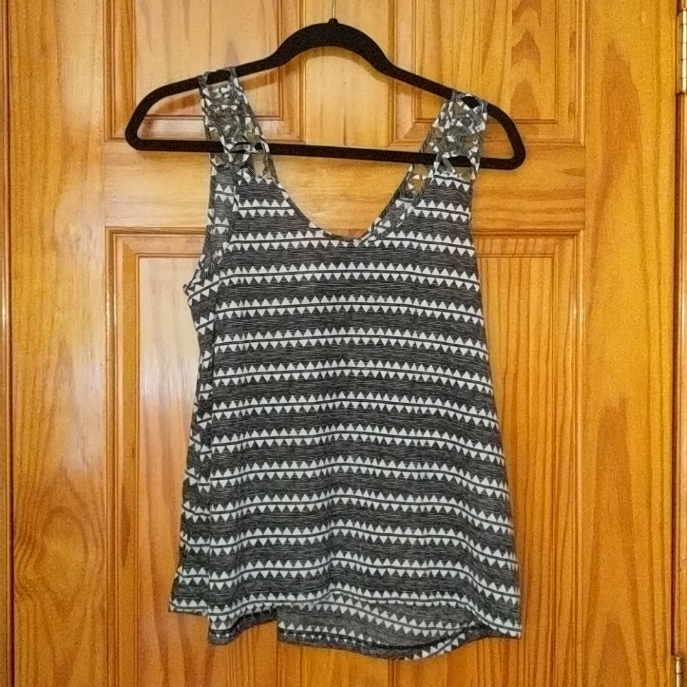 H&M black and white tank top